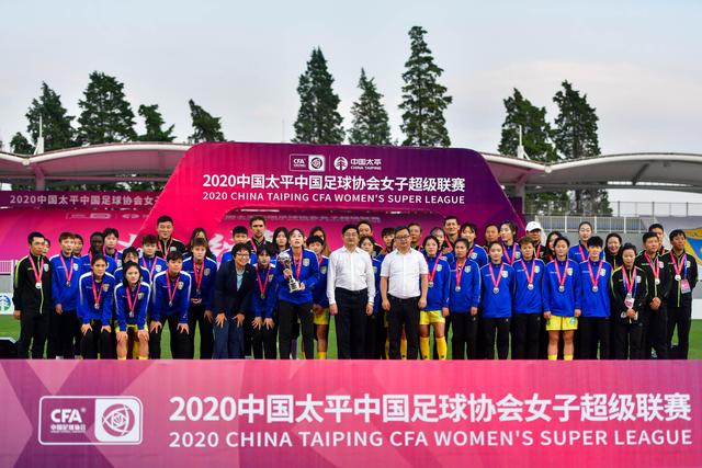 公牛新援鲍威尔与新秀威尔逊的赛场表现分析
