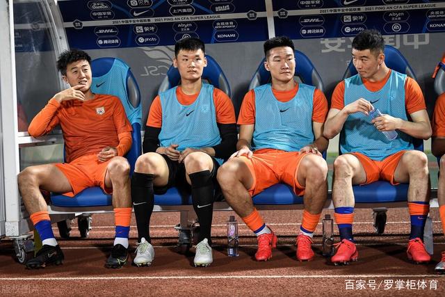 C罗在圆满时刻宣布谢幕足坛